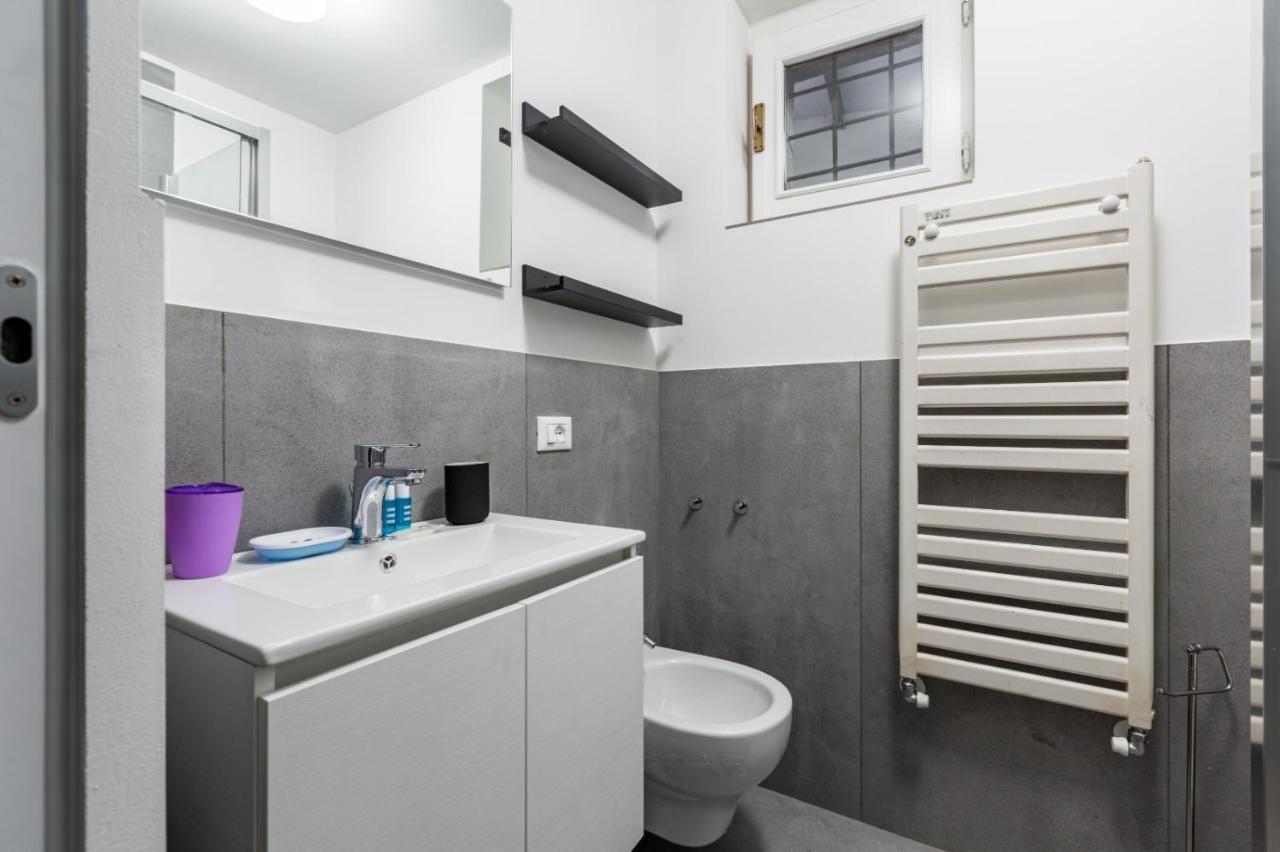 New! Studio Apt 700M From Corso Lodi! ميلان المظهر الخارجي الصورة